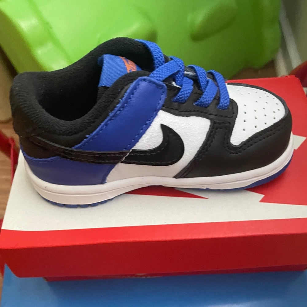 Nike Dunks low size 6
